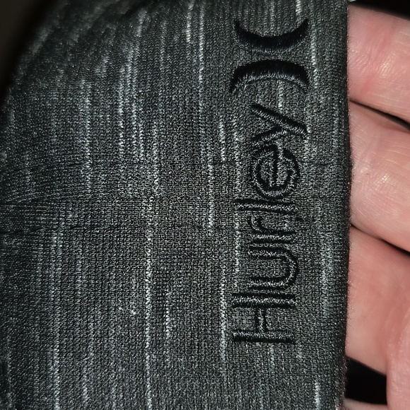 NWT Black Hurley S/M Hat - Picture 2 of 4